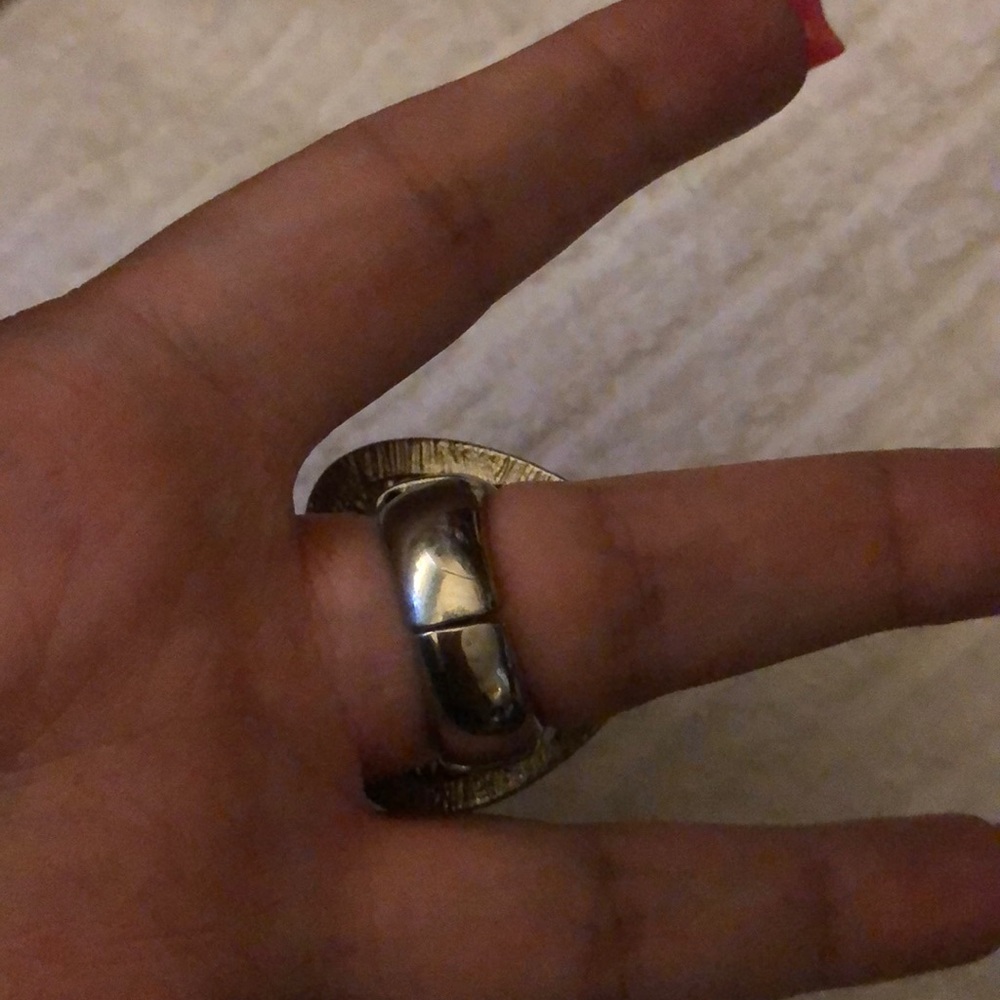 Oversized heart ring - Picture 4 of 5